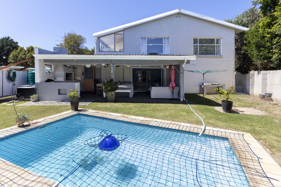 5 Bedroom Property for Sale in West Bank Eastern Cape